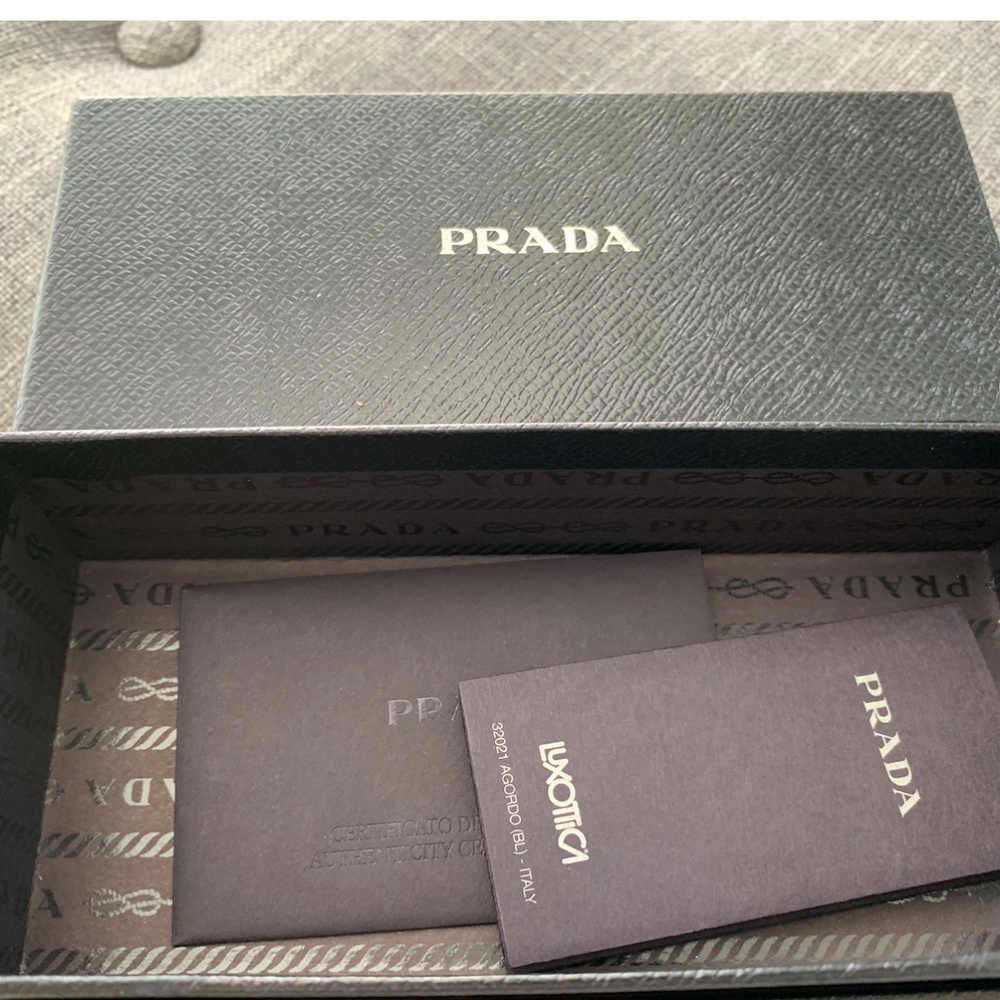 Prada Box [ empty ] - Picture 2 of 2